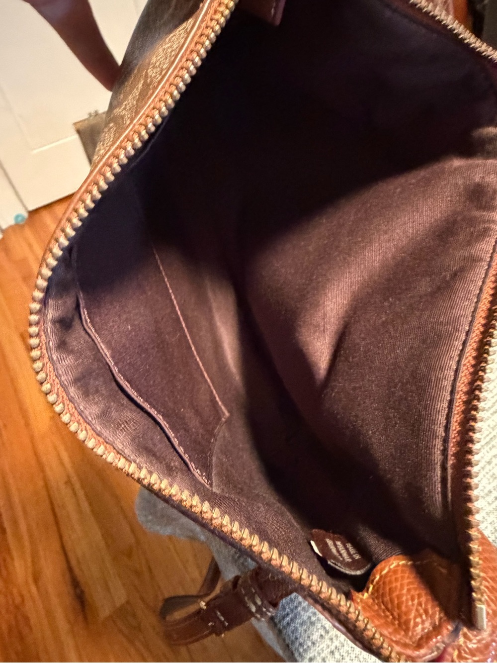 EUC Coach Tan Signature Canvas Crossbody Bag with Brown Leather Trim - Picture 14 of 15